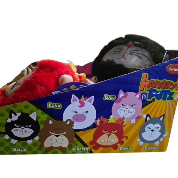 Hangry Pets Series 1 Complete Set Of 6 Stuffed Keychain Plush & Display NWT - Picture 3 of 3
